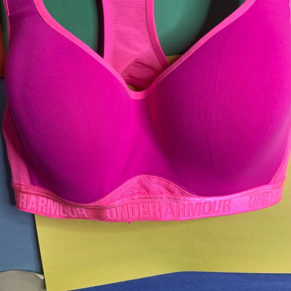 Under Armour Sports Bra size 32C - Picture 5 of 6